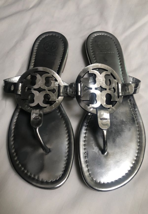 Tory Burch Silver Miller Sandal Size 7.5 for Sale in Phoenix, AZ - OfferUp
