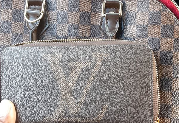 Louis Vuitton hand bag for Sale in Los Angeles, CA - OfferUp
