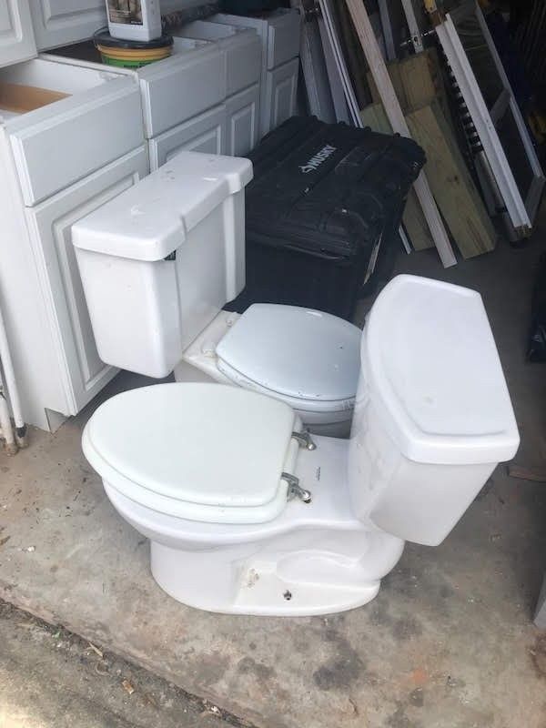 Used toilet for Sale in Detroit, MI OfferUp
