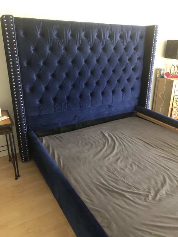 Royal Blue Velvet Tufted Bedframe and Headboard (Queen size) for Sale