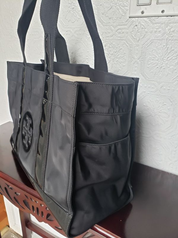 Tory Burch Ella Black Nylon large purse/tote bag. for Sale in Everett, WA - OfferUp