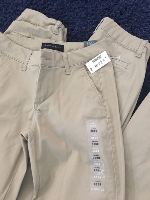 5 NEW AEROPOSTALE KHAKI SKINNY PANTS for Sale in Bossier City, LA - OfferUp