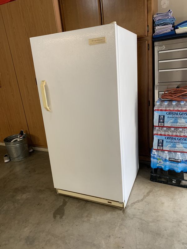 Upright Freezer for Sale in Highland, CA OfferUp