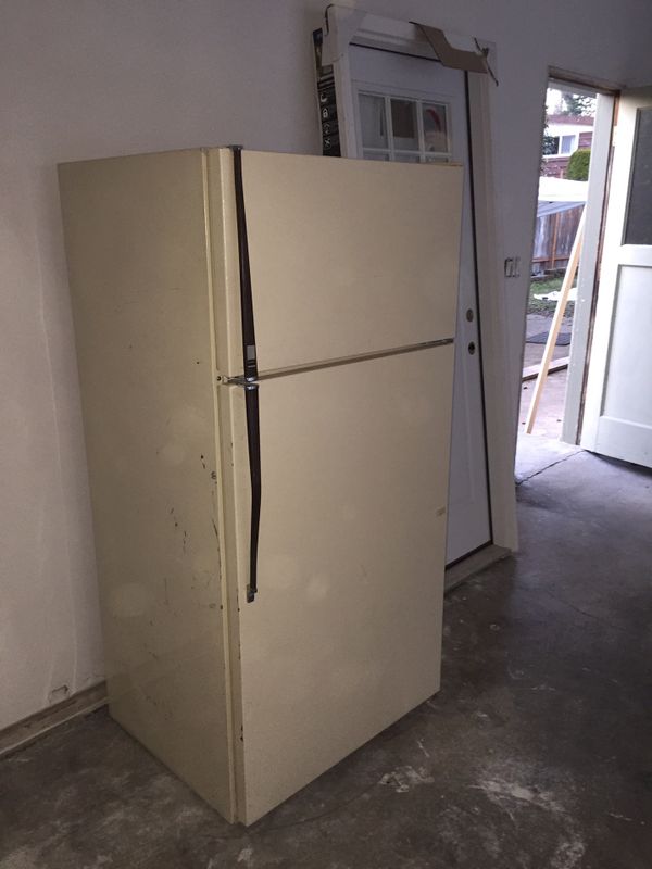 Kenmore Refrigerator FREE Works for Sale in Seattle, WA OfferUp