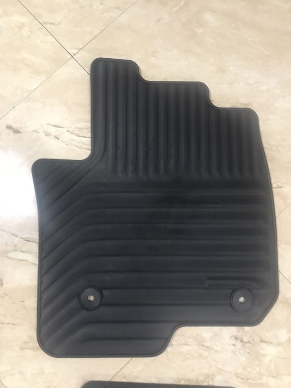 Chevy Silverado 1500 (20192020) OEM floor mats for Sale in Miami, FL