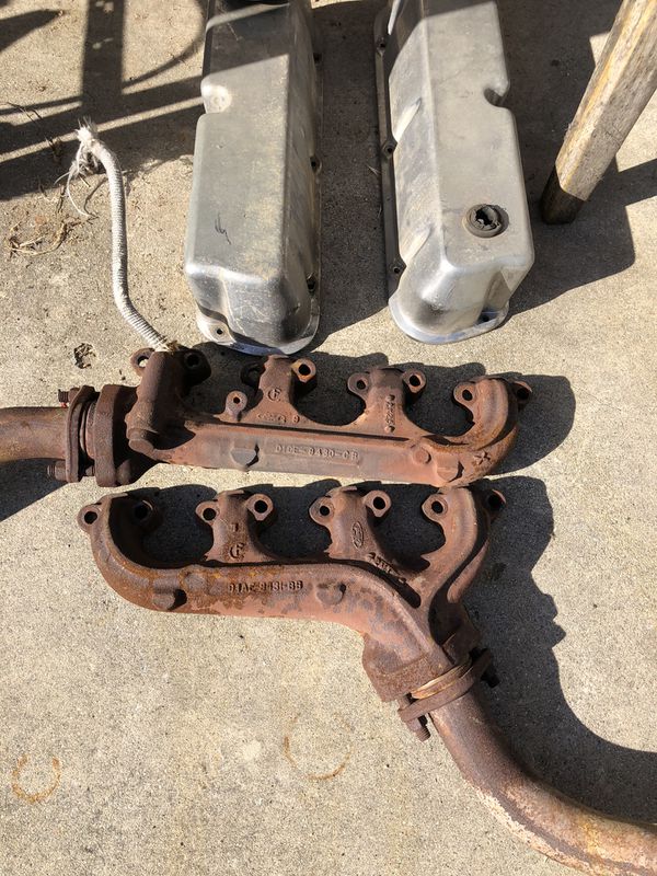 Ford 289 302 351w exhaust manifold set for Sale in Hacienda Heights, CA