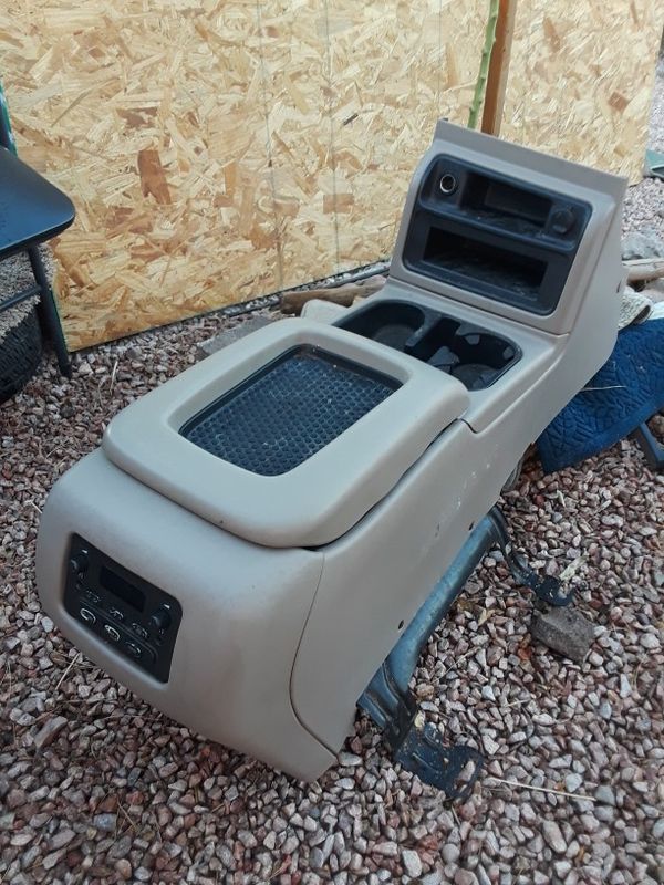05 Chevy silverado Center Console for Sale in Mesa, AZ OfferUp