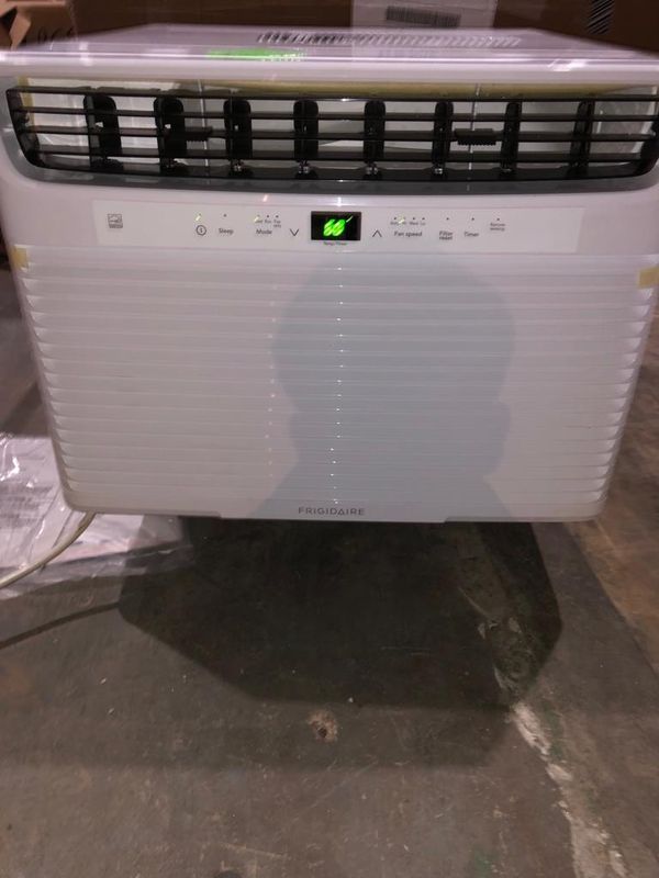 Frigidaire Air conditioner AC wall unit 18,000 BTU for Sale in Houston