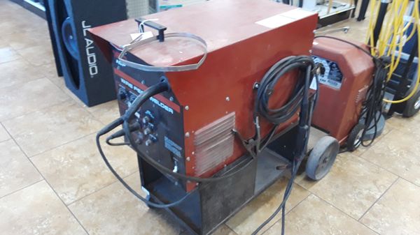 Century 160 amp mig welder for Sale in Phoenix, AZ - OfferUp