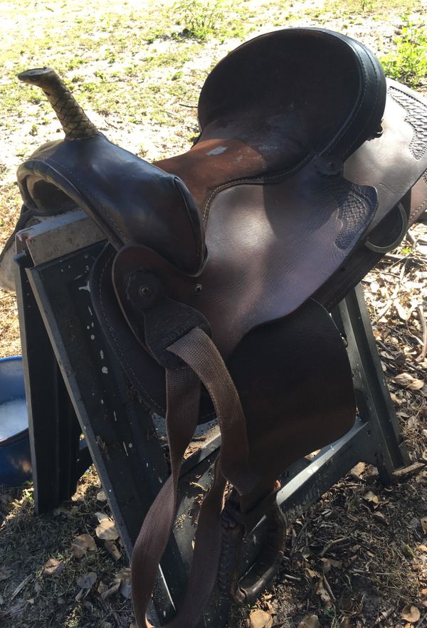 Triple c saddlery roping saddle for Sale in Brandon, FL - OfferUp