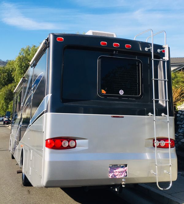 34’ Class A RV Motorhome Hurricane Bunkhouse for Sale in San Clemente