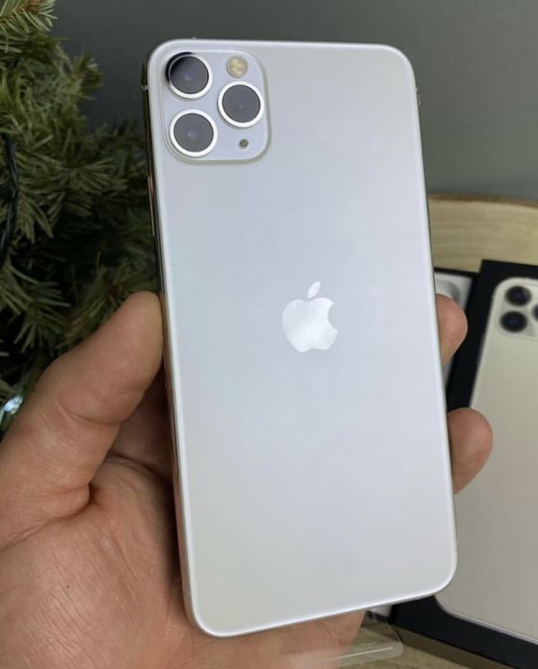 iPhone 11 pro max 64gb Silver Shipping Only 30 day warranty for Sale in