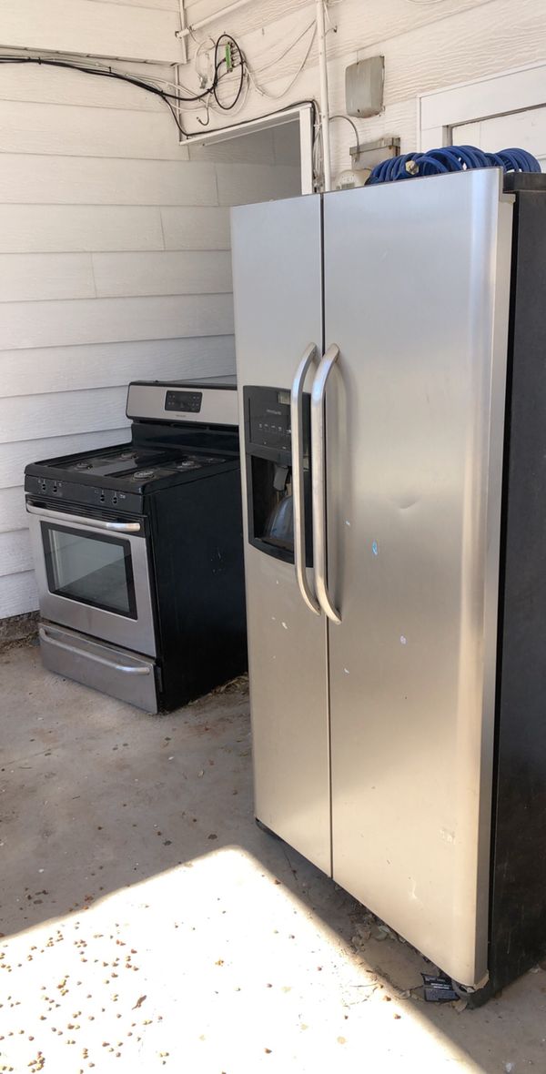 Stove and refrigerator for Sale in Midland, TX OfferUp