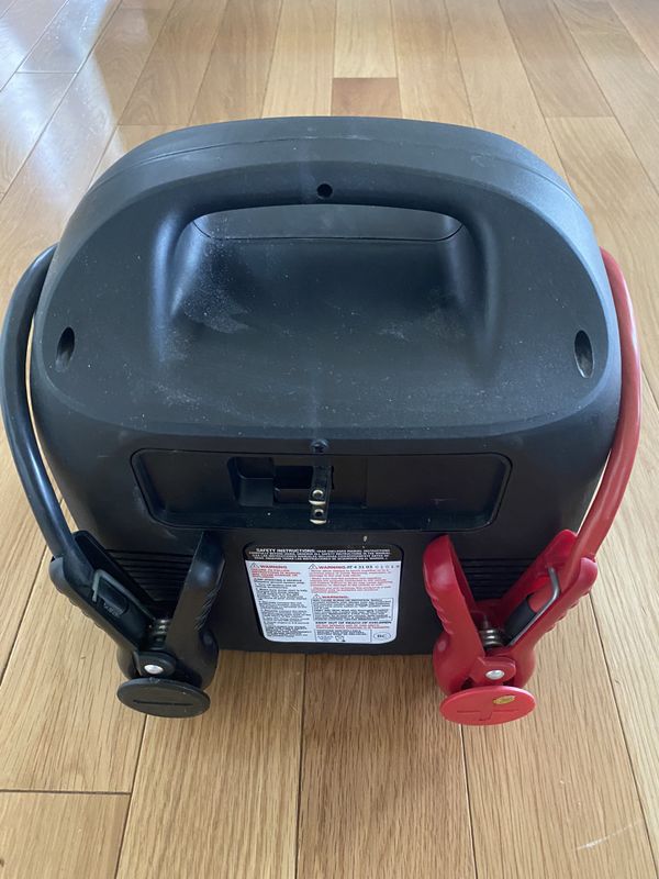 Duralast 900 Amp Portable Jump Starter box for Sale in Newcastle, WA