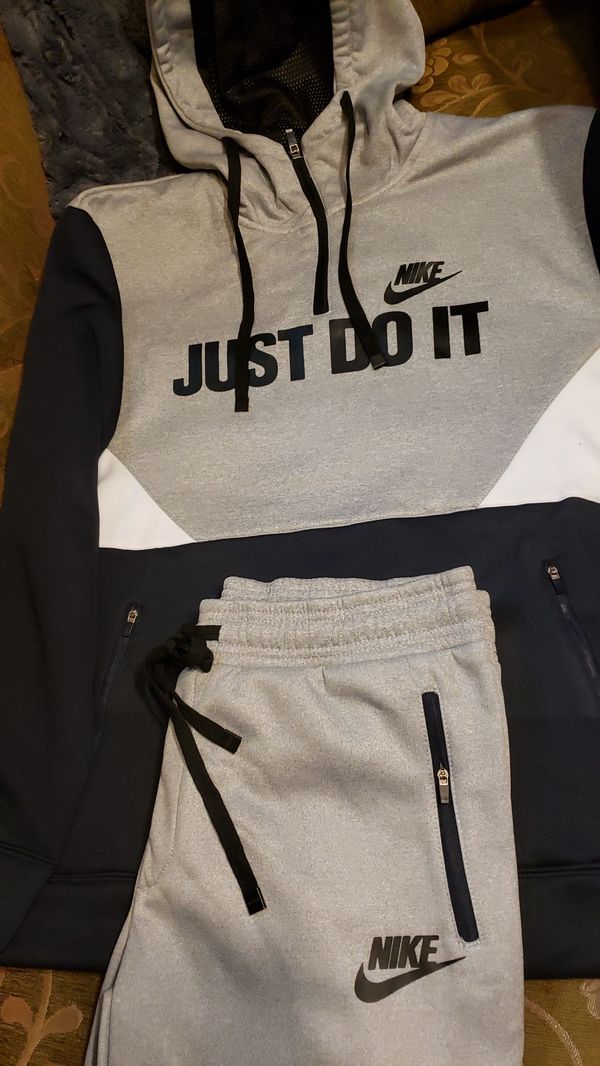 nike jogger sweat suits