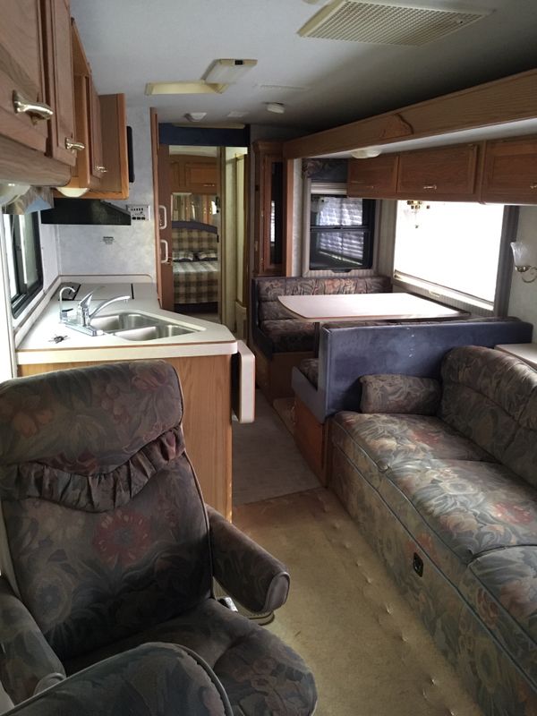 Who Makes Pace Arrow Motorhomes