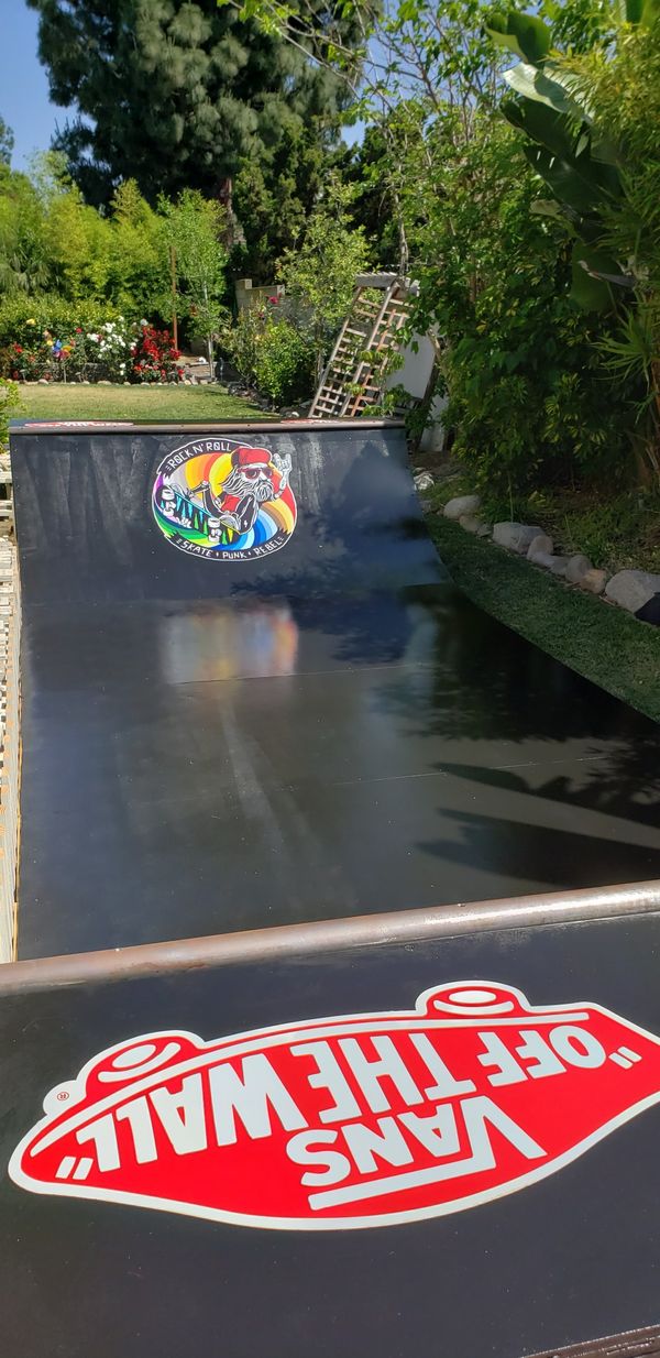 mini skateboard half pipe