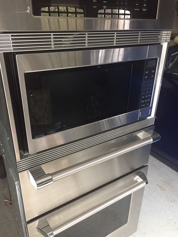 Thermador Builtin Oven Microwave (Model SMW272) for Sale in Vernon