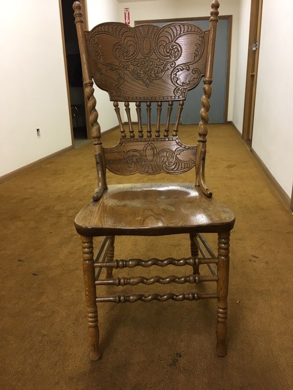H.W. HULL & SONS 1980 solid oak dinner room chairs for Sale in