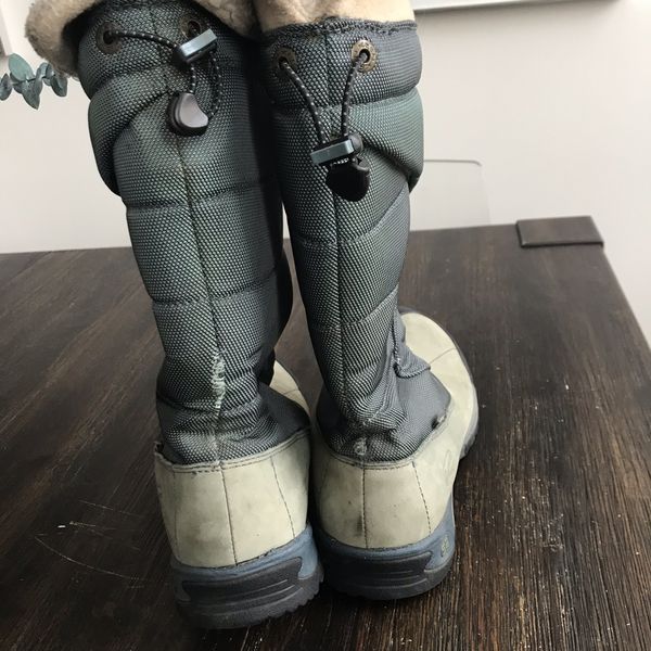 ladies snow boots size 9