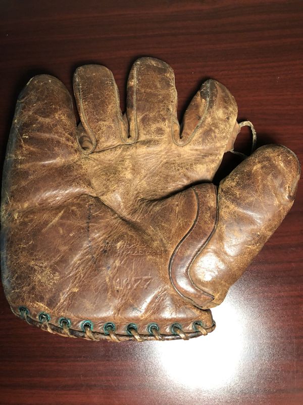 Vintage 1920's Grover Cleveland Alexander "Split Finger" Baseball Glove