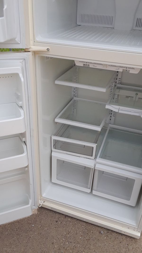 MAYTAG PERFORMA REFRIGERATOR WITH ICE MAKER. for Sale in Fairfield, OH
