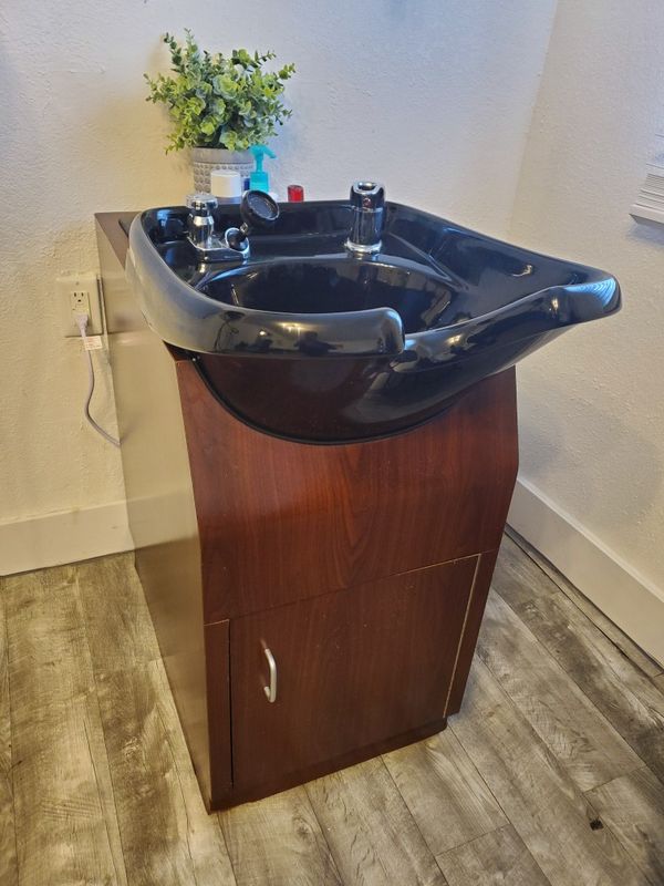 Porcelain Shampoo Bowl and with storage for Sale in Orlando, FL