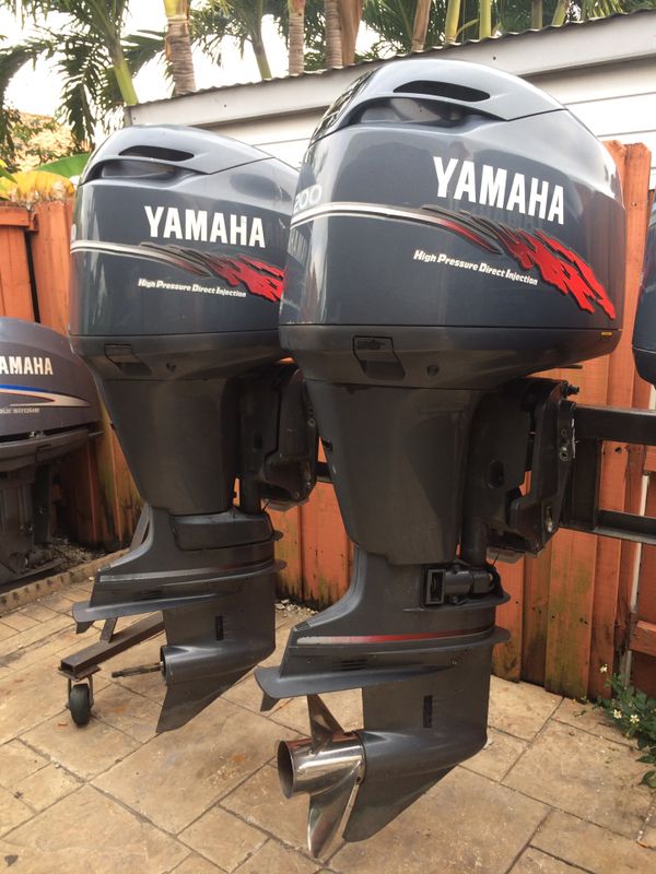 Twin 2001 Yamaha 200 hp Two Stroke HPDI Outboard Motors for Sale in