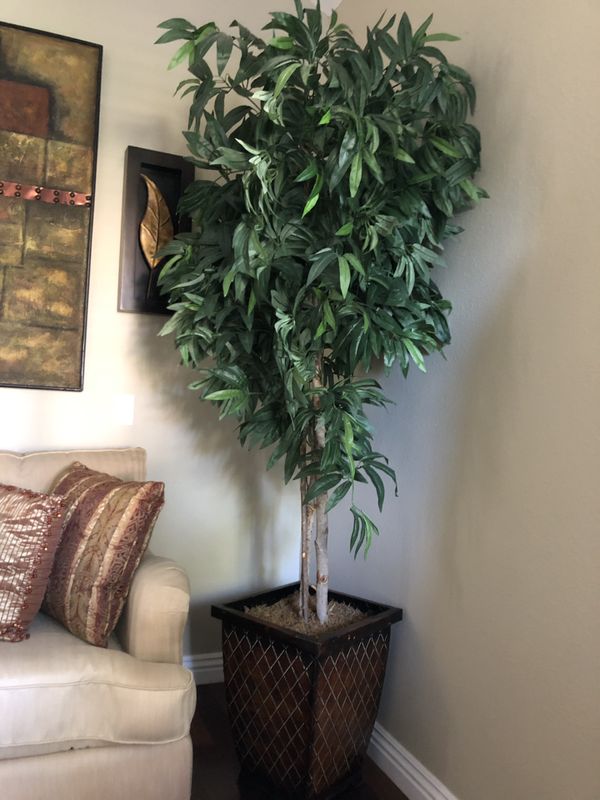 Tall fake plant for Sale in Chula Vista, CA OfferUp