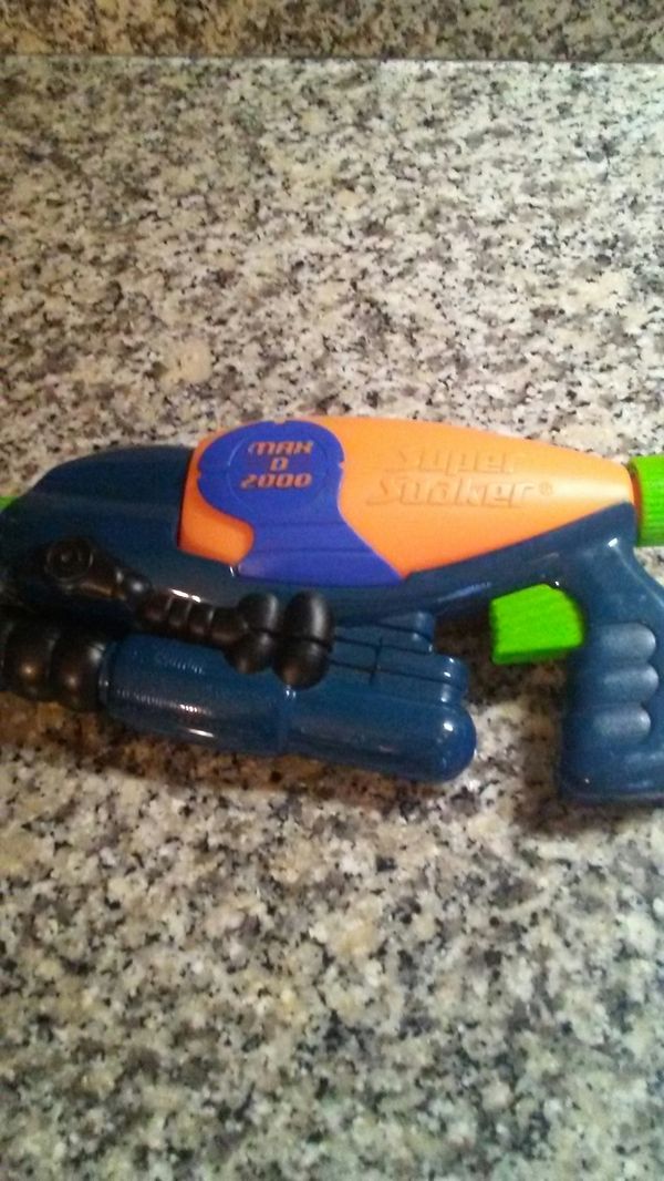 super soaker 2000 water gun