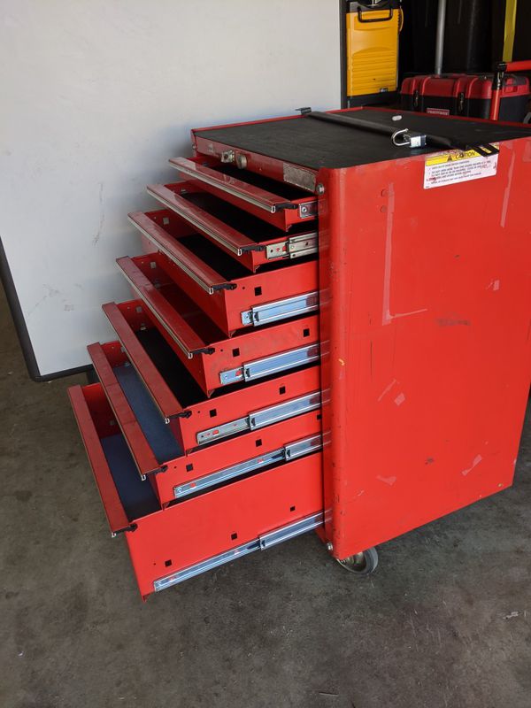 SNAP ON TOOL BOX MODEL KRA 4007. SMOOTH ROLLERS ON ALL 7 DRAWERS. BOX ...
