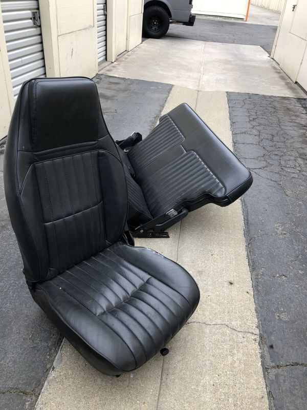 Chevy Bucket Seat ( 1985 Chevy S-10 Blazer Sears for Sale in Los