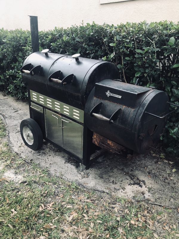 New Braunfels Offset Firebox Smoker for Sale in Apopka, FL - OfferUp