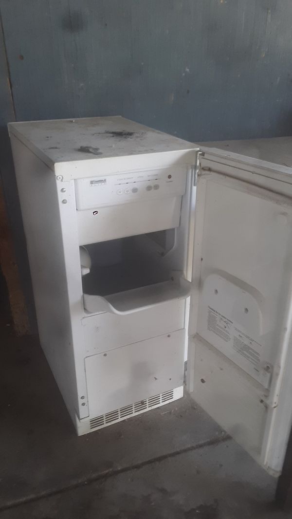 Kenmore "coldspot" elite ice maker 2 months old for Sale in Wasco, CA OfferUp