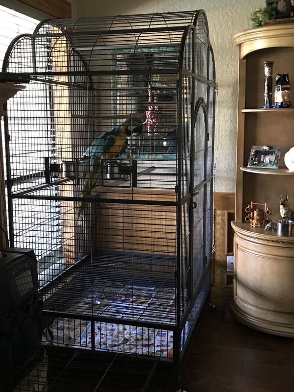 Extra large parrot bird cage for Sale in Dickinson, TX OfferUp