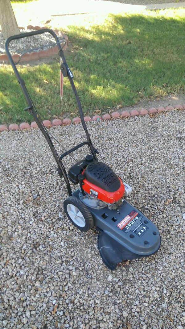 Selling a Craftsman Weed Trimmer 4.0 HP/18" Lite Duty for Sale in