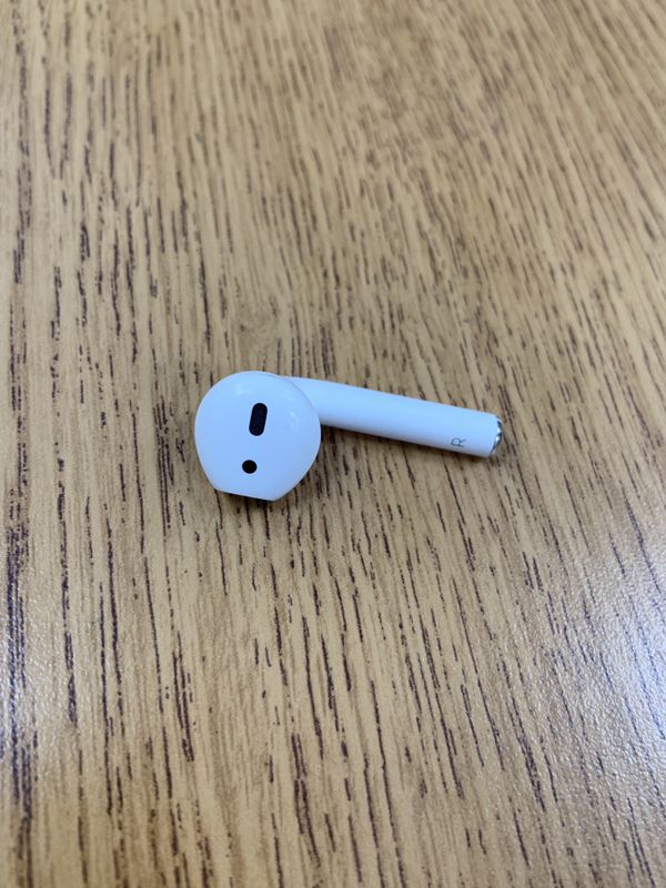 Right AirPod for Sale in Diamond Bar, CA - OfferUp