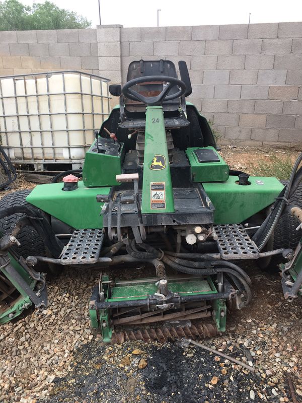 John Deere riding lawn mower. Works great, no problems ...