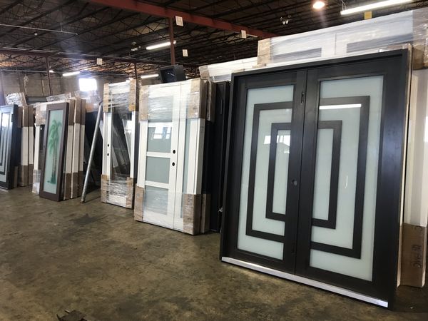 Impact windows and doors/. Hurricane approved .//Puertas y ventanas de