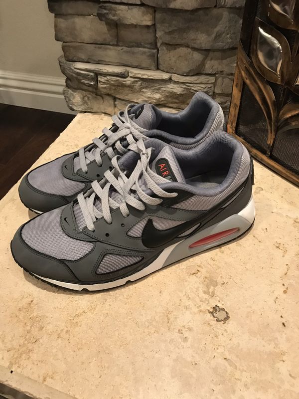 Nike Air Max IVO 580518-001 Mens Sz 11.5 Running Shoe Gray White 36-10 for Sale in Spring Valley 