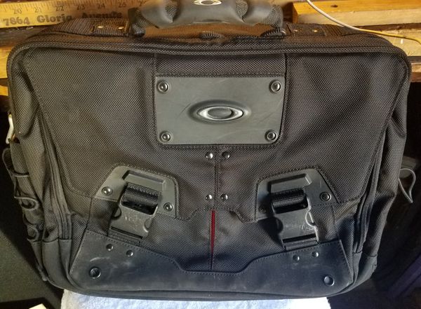 oakley vertical computer bag 2.0