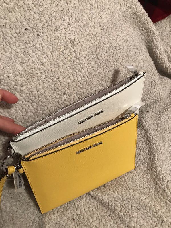 Authentic Michael kors wallets set of 2 for Sale in Tacoma, WA - OfferUp