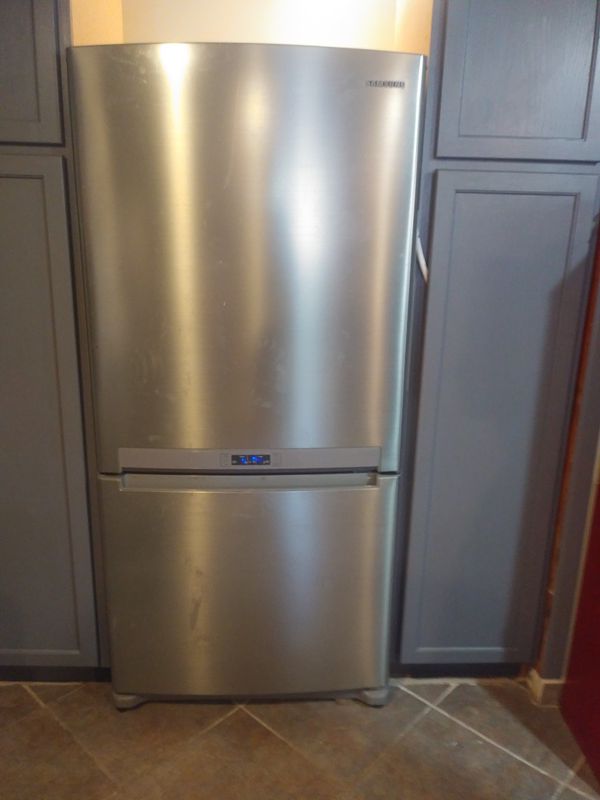 Samsung refrigerator with ice maker for Sale in La Feria ...