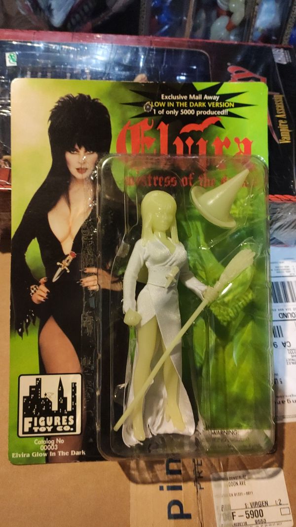 elvira glow chase