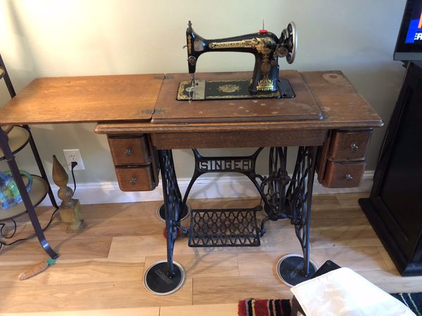 1910 Singer Sewing Machine Model 127 Sphinx for Sale in Rockville, MD ...