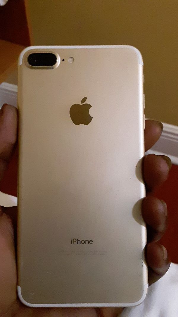 iPhone 7 plus 64 GB screen crack and has passcode but works fine im