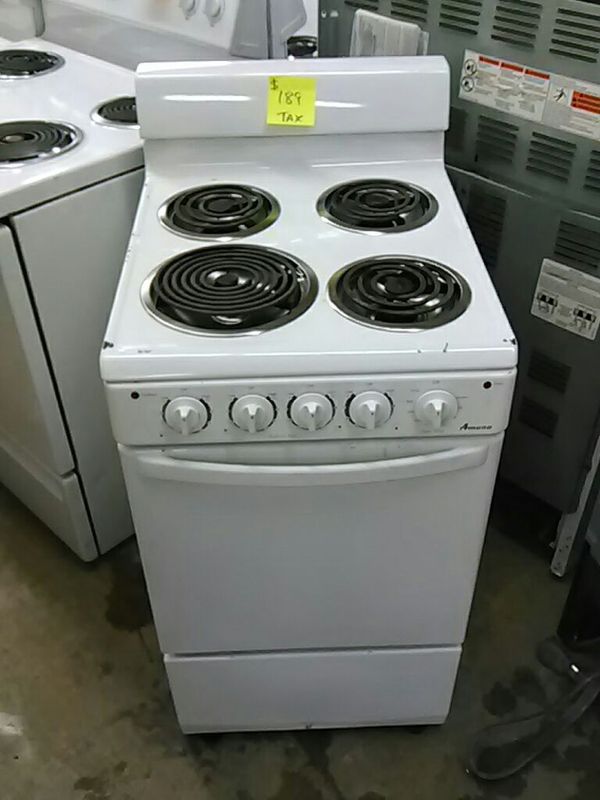 Electric white stove (apartment size) for Sale in Memphis, TN - OfferUp