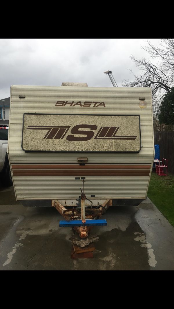 Shasta 21 Foot Travel Trailer EXCELLENT Condition. for Sale in Madera