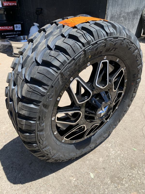 Brand new 20” Black off road rims and Tires 8 Lug 20 Wheels 20s Rines y