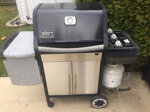 Weber Genesis Silver Gas Grill for Sale in Naperville, IL - OfferUp